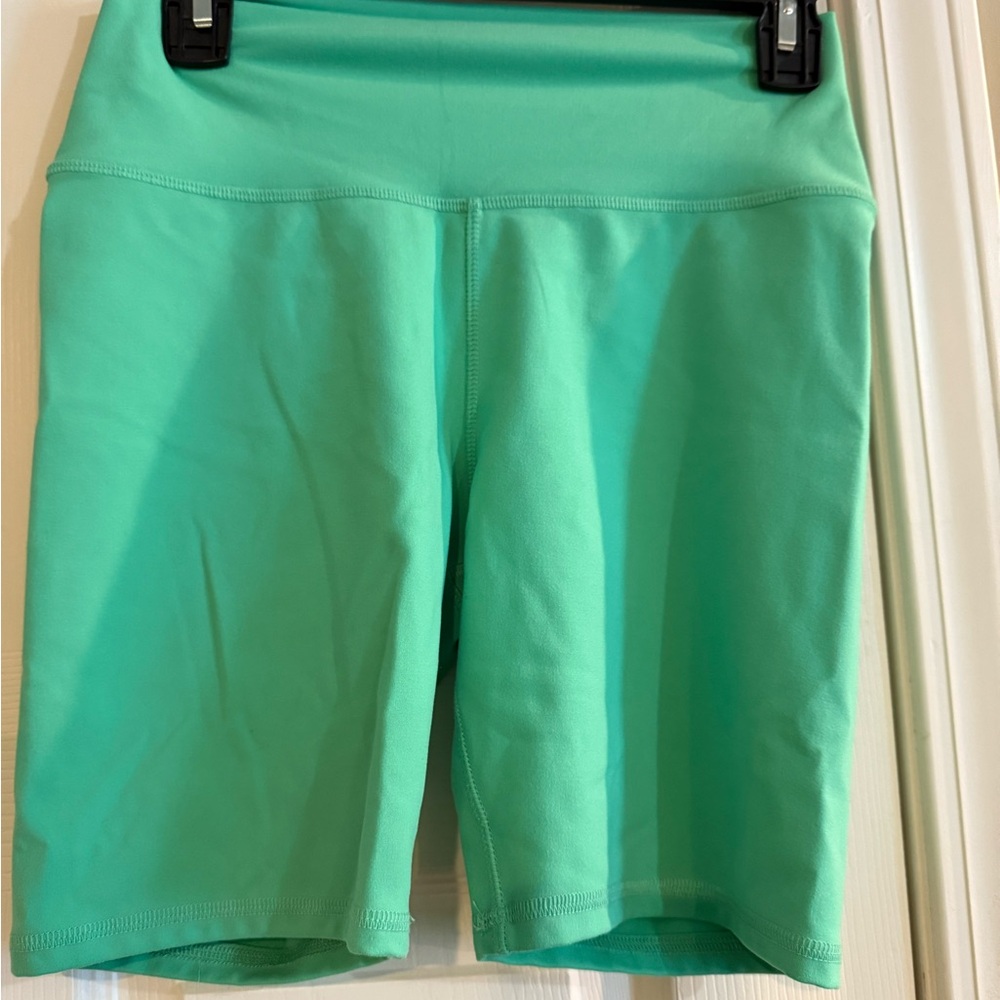 Wild Fable Kelley Green Bike Shorts Moisture-Wicking Mid-Thigh